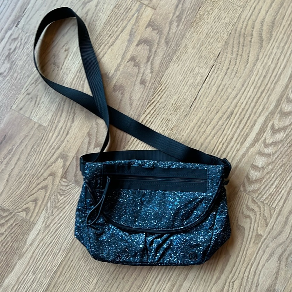 Lululemon festival bag